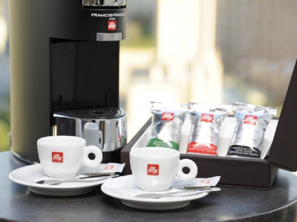 ◇illy（イリー）エスプレッソマシーン／スーペリアフロア限定備品◇写真は一例です。