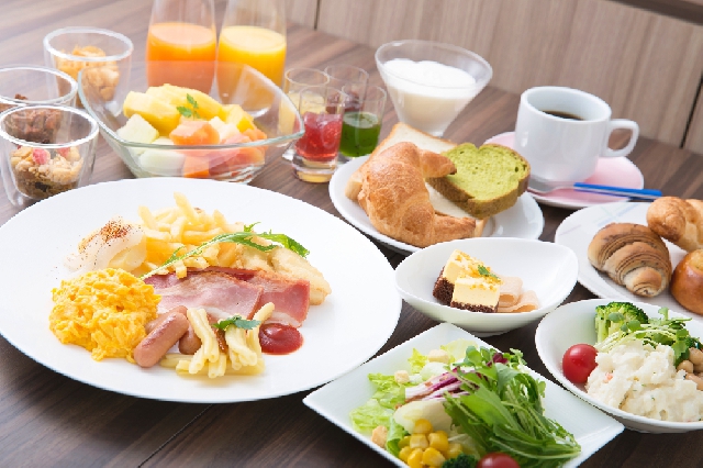 【朝食】90品目以上のこだわり朝食は、健康と美容を意識し地元食材を贅沢に使用した和洋食バイキング★