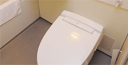 温水洗浄機付暖房便座付トイレ