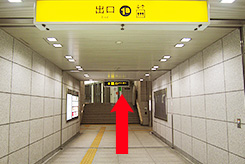 OsakaMetro堺筋線「北浜駅」改札を出て1B出口へ。